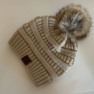 CC Beanie with Faux Fur Pom Beige/Taupe